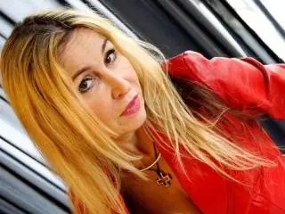 Xlovecam Free Live Porn of StarCrystal