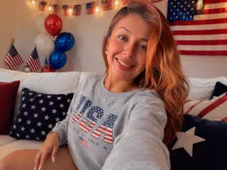 Xlovecam Nude Webcam of MartinaClarck
