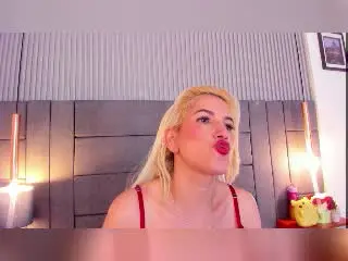 Xlovecam Sex Cam of GiuliaAddams