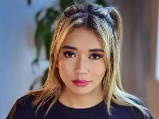 Xlovecam Sex Chat of Madisson69