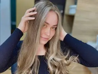 Xlovecam Adult Video Chat of MelanieCutes