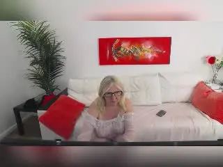 Xlovecam Sex Cam of YourBustyBarbara