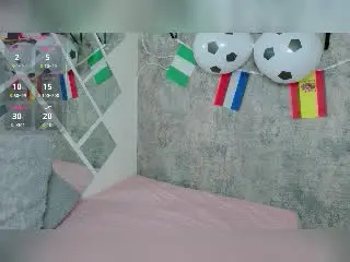 Xlovecam Live Sex Cam of SophiaXoxo
