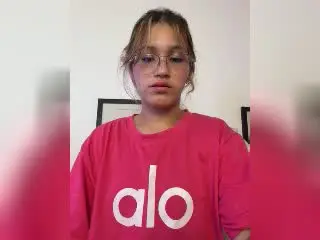 Xlovecam Best live sex cam show of ElodieGardner