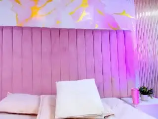 Xlovecam Live Porn of NaiaSanders
