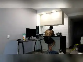 Xlovecam Free Porn Cam of Andreaa69